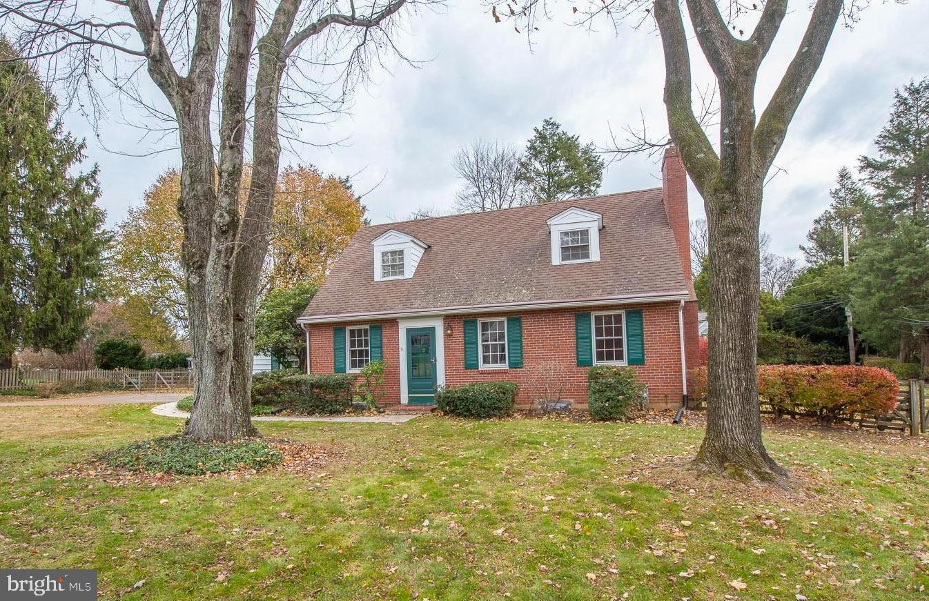 219 Wentworth Road Wayne, PA 19087 - Photo 1 of 32 Welcome to 219 Wentworth Road!