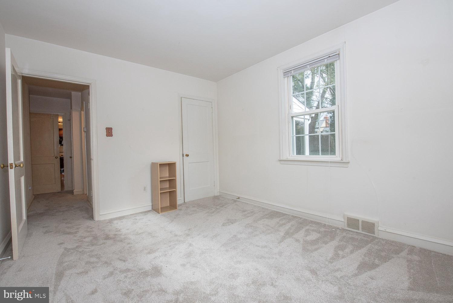 219 Wentworth Road Wayne, PA 19087 - Photo 17 of 32 1st Floor Bedroom