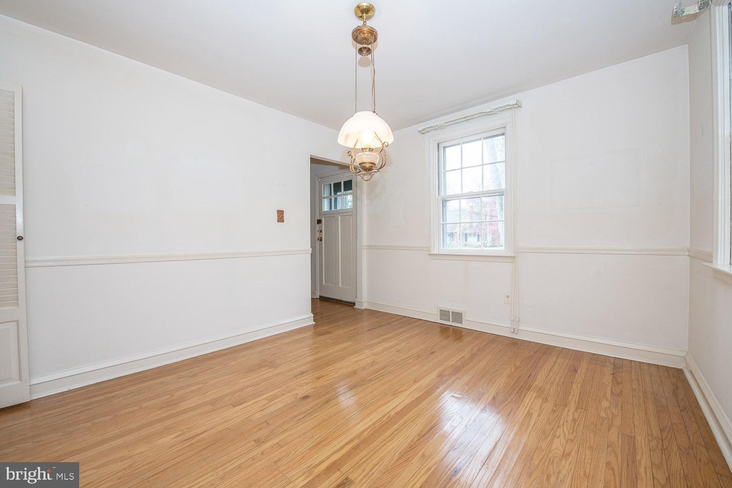 219 Wentworth Road Wayne, PA 19087 - Photo 7 of 32 Dining Room