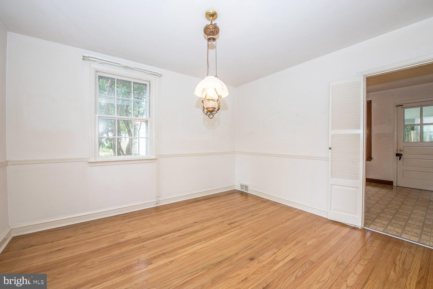 219 Wentworth Road Wayne, PA 19087 - Photo 8 of 32 Dining Room