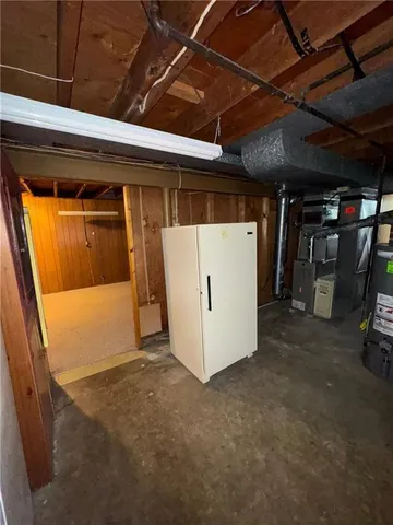 a view of utility room