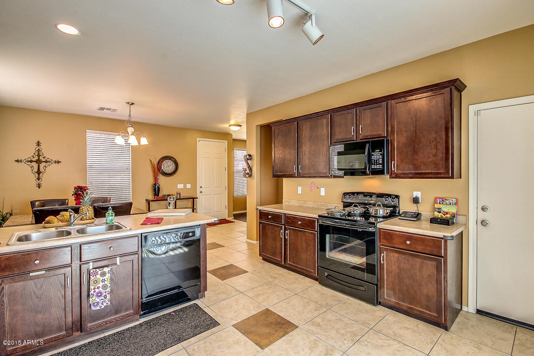 4816 West Carson Road Laveen, AZ 85339 - Photo 8 of 18 Kitchen 3