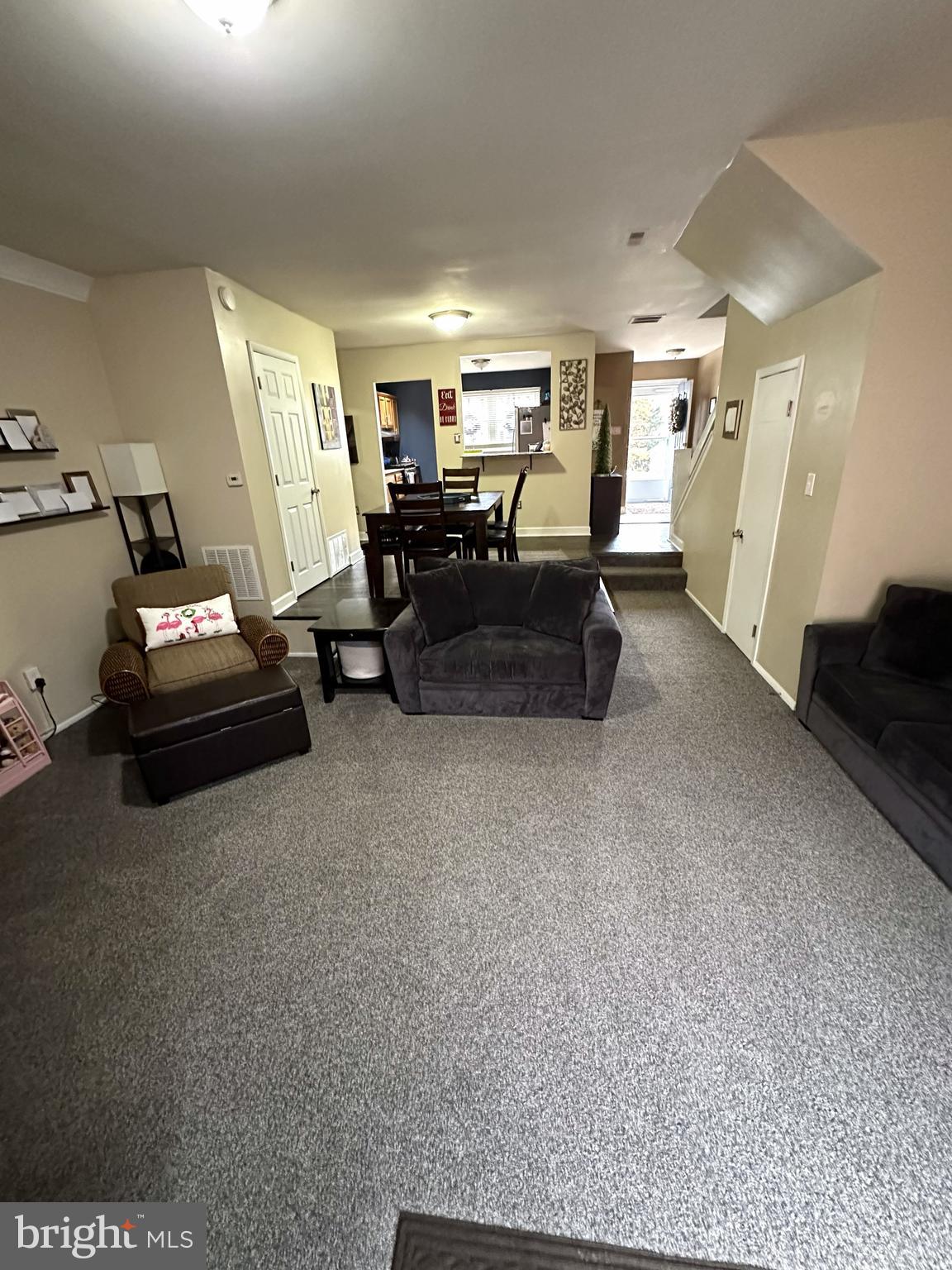 1280 Fox Run Reading, PA 19606 - Photo 7 of 18 a living room with furniture and a lamp