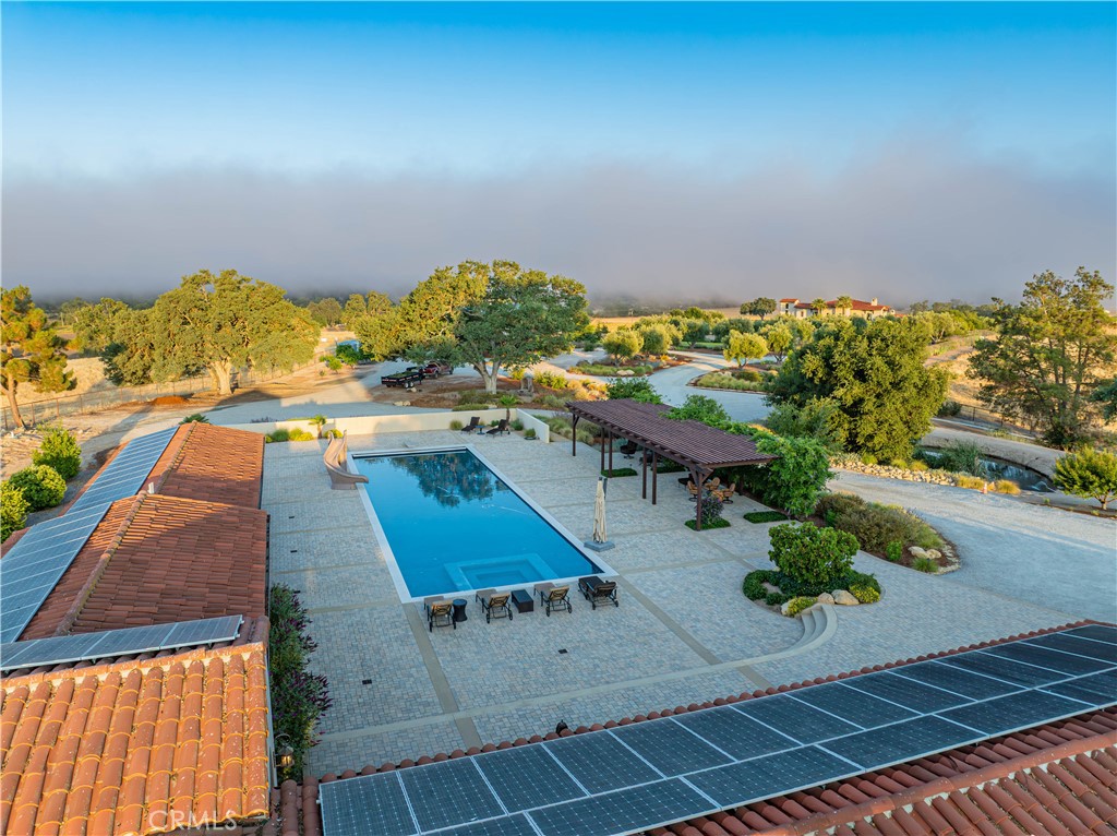 3030 Templeton Road Templeton, CA 93465 - Photo 5 of 75 A guest house like no other — complete with a luxurious poolside retreat featuring a 8 person sauna, an 8 person hotel-style steam room, and a dedicated workout room.
