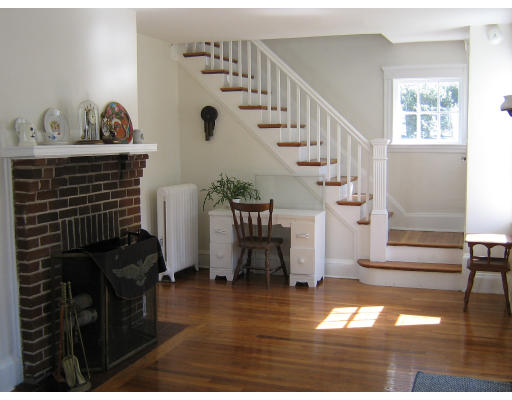 22 Grayson Road Winchester, MA 01890 - Photo 3 of 8 Gallery Image 3