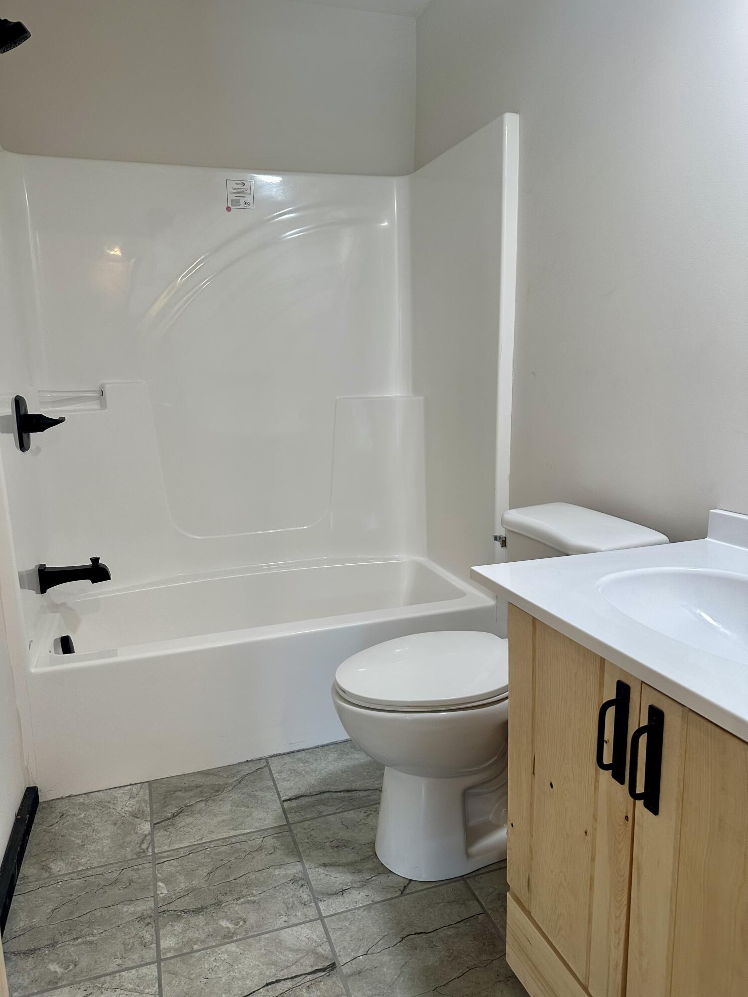 409 Freeman Branch Road East Bernstadt, KY 40729 - Photo 16 of 43 BATHROOM ON MAIN
