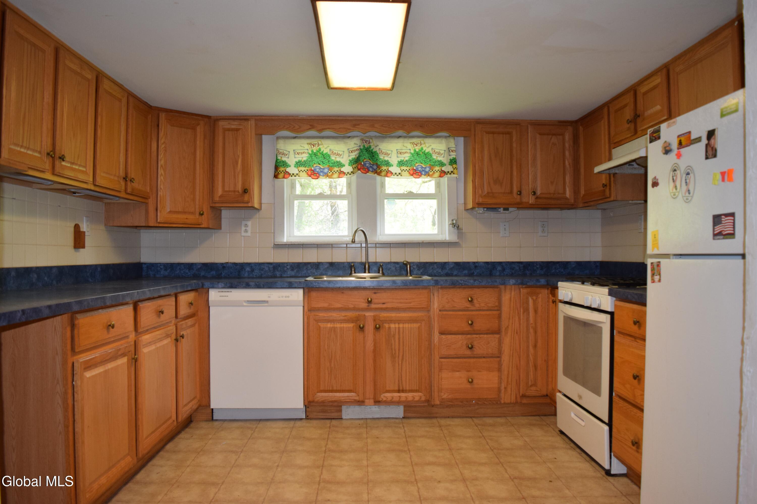 408 Reynolds Road Moreau, NY 12828 - Photo 7 of 26 7