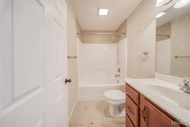 $274,900 | 122 Lyle Curtis Circle, Waynesville, MO 65583