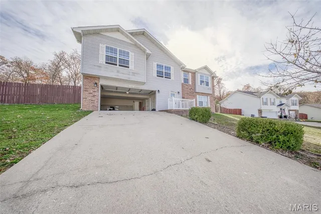 $274,900 | 122 Lyle Curtis Circle, Waynesville, MO 65583