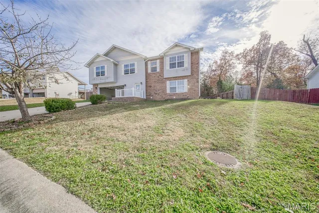 $274,900 | 122 Lyle Curtis Circle, Waynesville, MO 65583