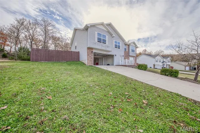$274,900 | 122 Lyle Curtis Circle, Waynesville, MO 65583