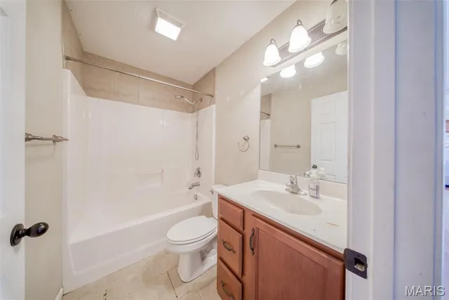 $274,900 | 122 Lyle Curtis Circle, Waynesville, MO 65583