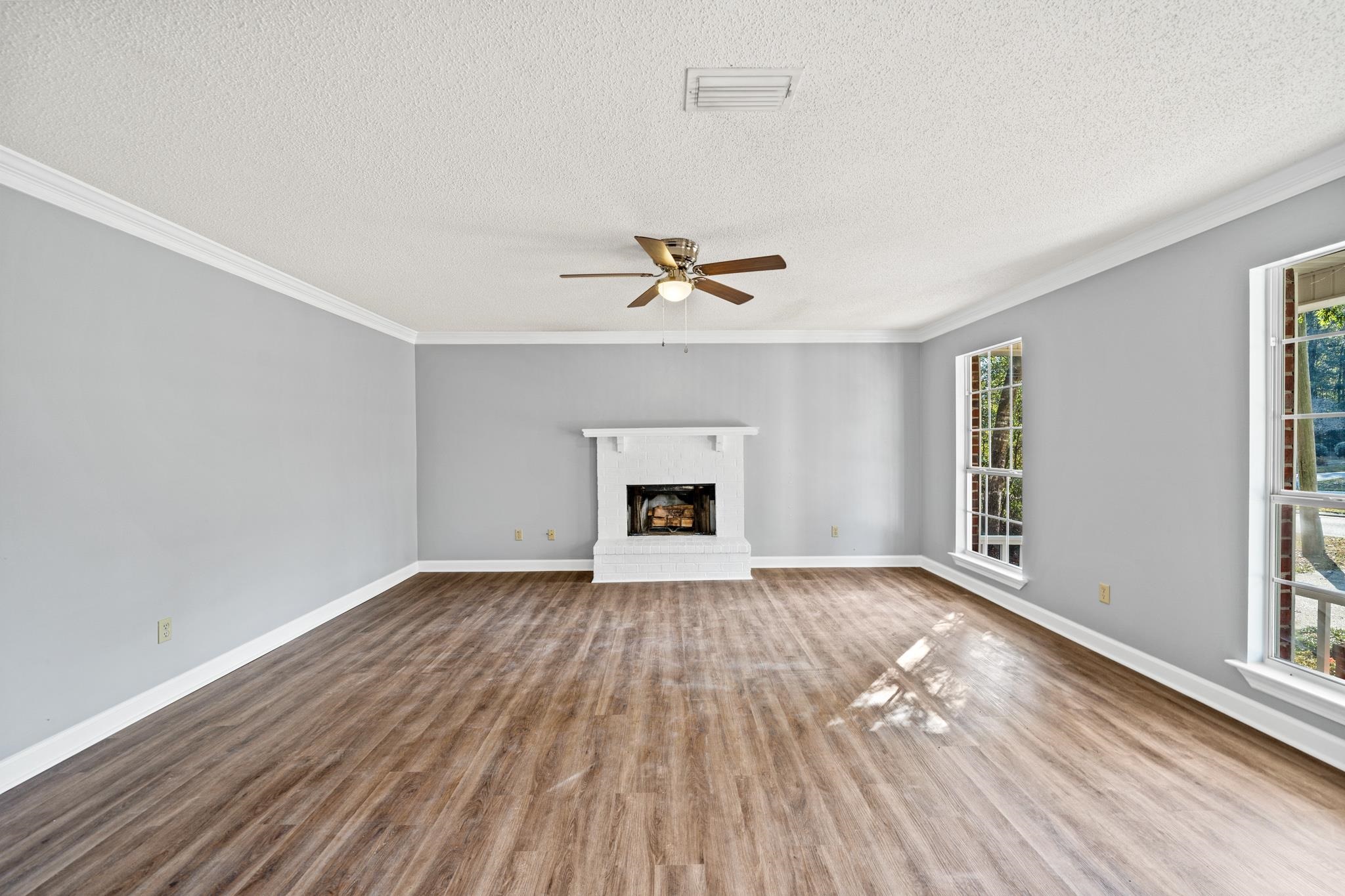 490 Ridgewood Drive Daphne, AL 36526 - Photo 4 of 30