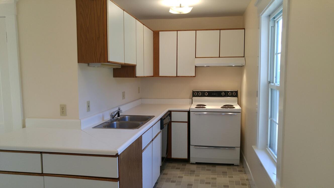 397 Old County Road Rockland, ME 04841 - Photo 25 of 37 kitchen2
