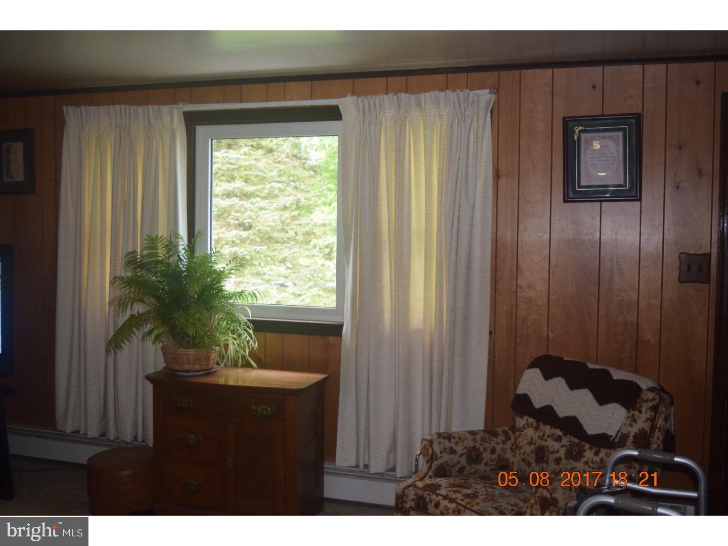 559 East Avondale Road West Grove, PA 19390 - Photo 9 of 20 Living Room