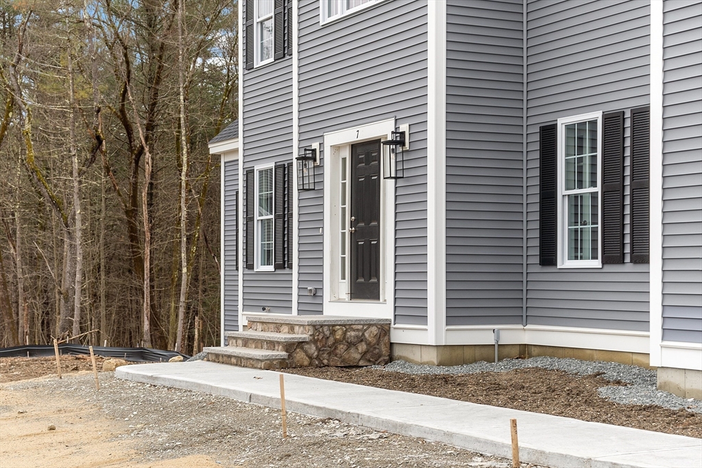 7 Robinson Road Pepperell, MA 01463 - Photo 2 of 30