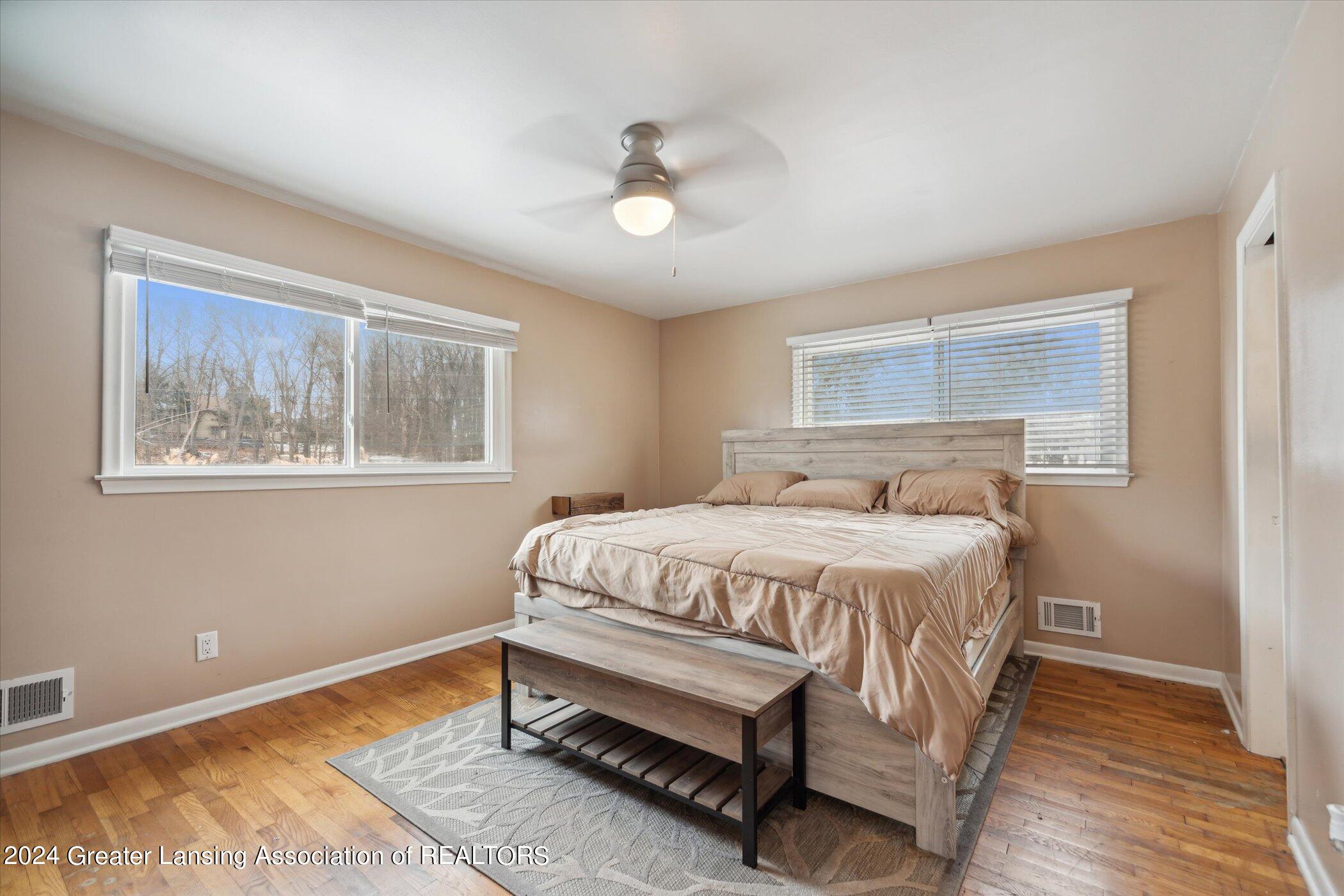 3910 Barton Road Lansing, MI 48917 - Photo 26 of 42 27-3910-Barton-Rd-Lansing-MI-48917-Windo