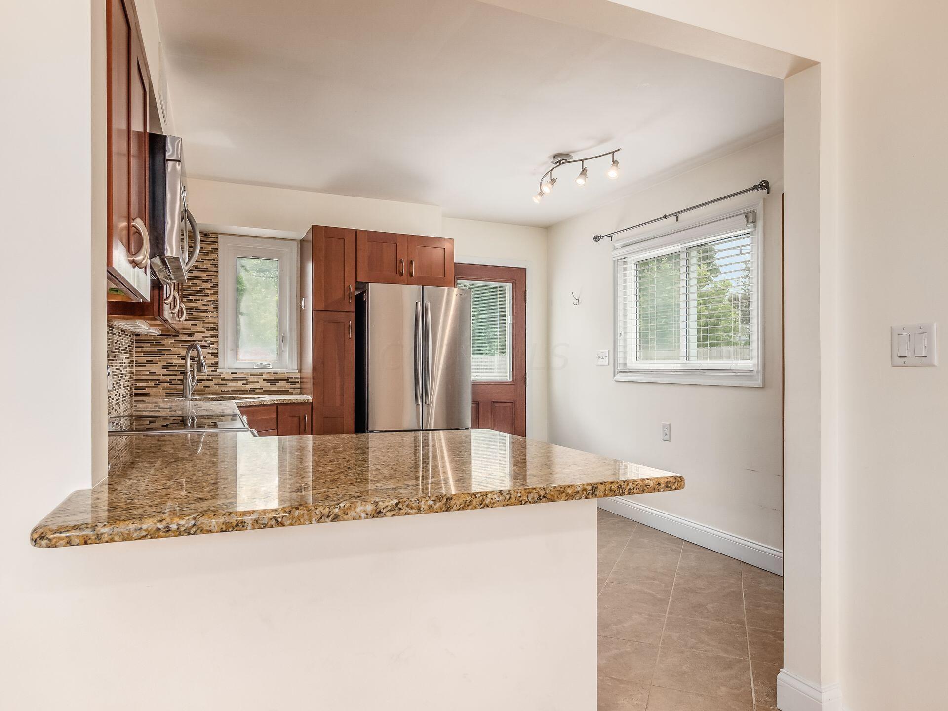 3180 Ainwick Road Columbus, OH 43221 - Photo 17 of 57 Kitchen