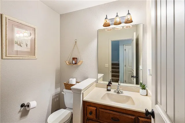 $287,500 | 11684 North Ewing Avenue, Kansas City, MO 64156