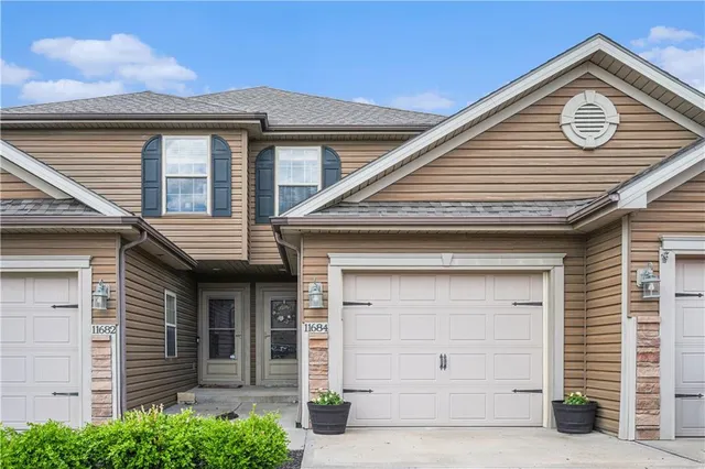 $287,500 | 11684 North Ewing Avenue, Kansas City, MO 64156