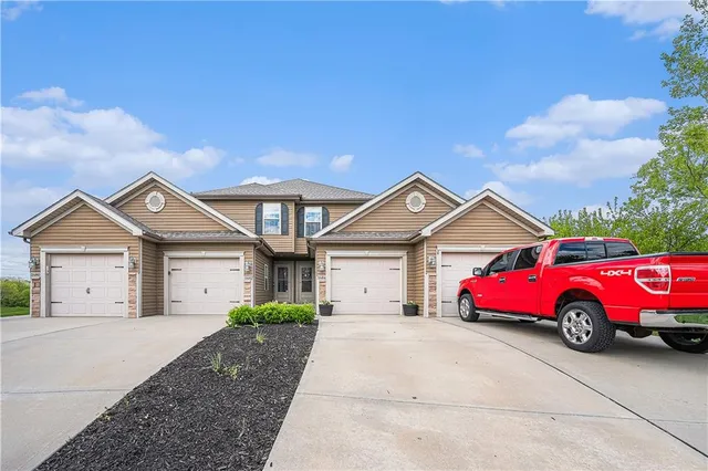 $287,500 | 11684 North Ewing Avenue, Kansas City, MO 64156