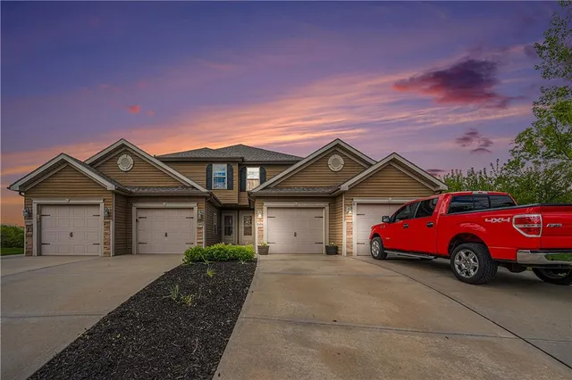 $287,500 | 11684 North Ewing Avenue, Kansas City, MO 64156