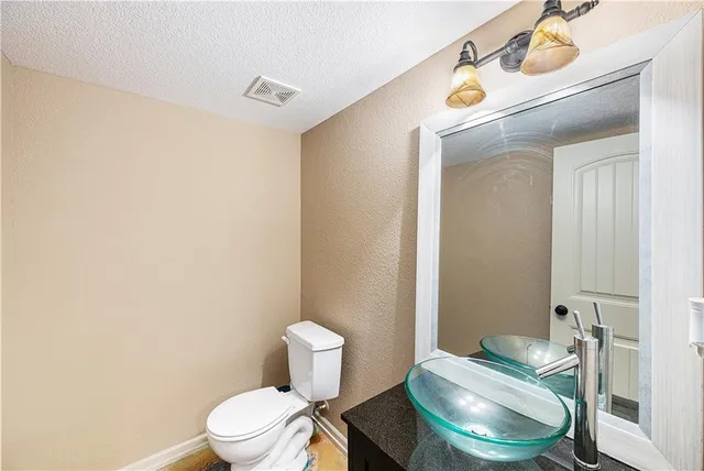 $287,500 | 11684 North Ewing Avenue, Kansas City, MO 64156