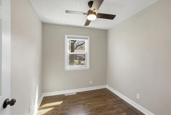 $220,000 | 2510 South Crescent Avenue, Independence, MO 64052