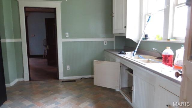 911 Madison Street Gillespie, IL 62033 - Photo 6 of 14