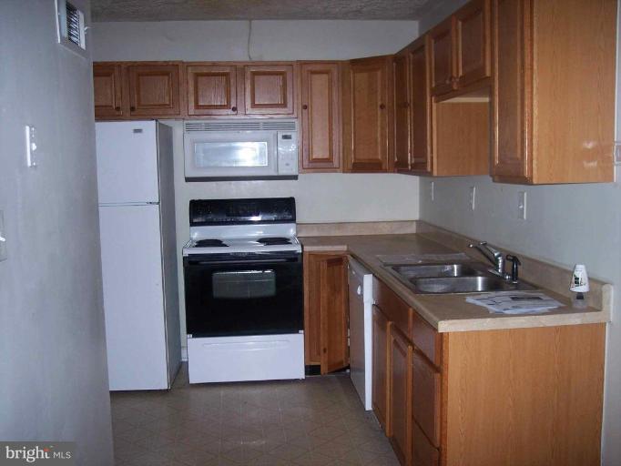 910 Roffman Road Fredericksburg, VA 22401 - Photo 2 of 10 Kitchen