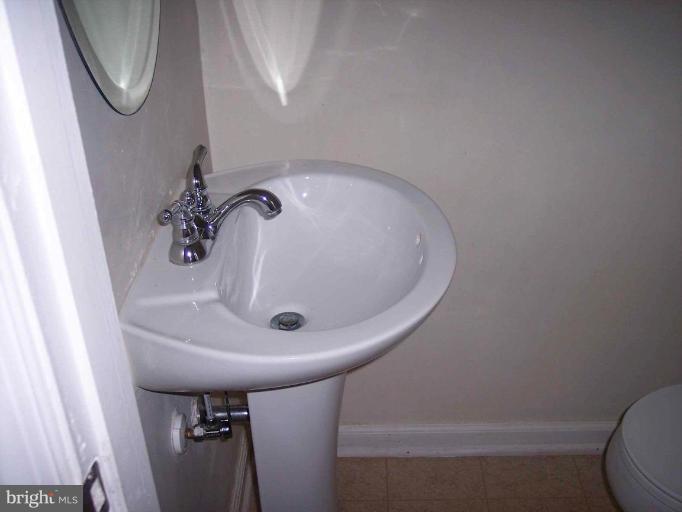 910 Roffman Road Fredericksburg, VA 22401 - Photo 4 of 10 Bath #1