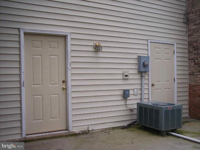 910 Roffman Road Fredericksburg, VA 22401 - Photo 7 of 10 Exterior (Rear)
