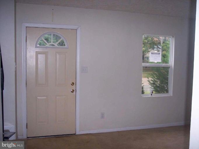 910 Roffman Road Fredericksburg, VA 22401 - Photo 8 of 10 Entrance / Foyer