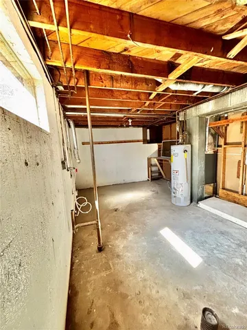 a view of outdoor space with lots of trees