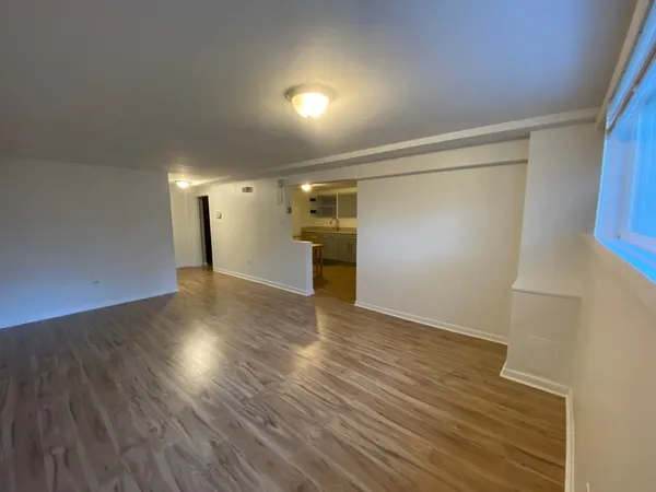 $1,300 | 6231 West Montrose Avenue, Unit 1B, Chicago, IL 60634