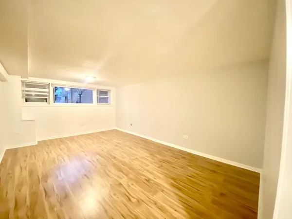 $1,300 | 6231 West Montrose Avenue, Unit 1B, Chicago, IL 60634