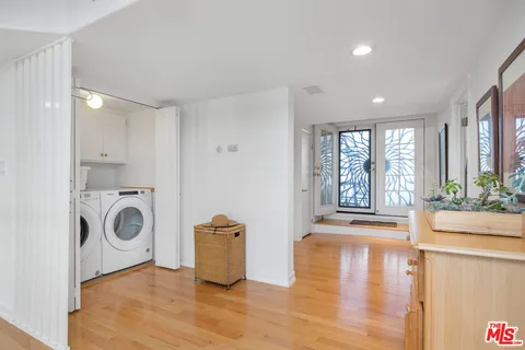 $2,175,000 | 11723 Goshen Avenue, Unit 302, Los Angeles, CA 90049