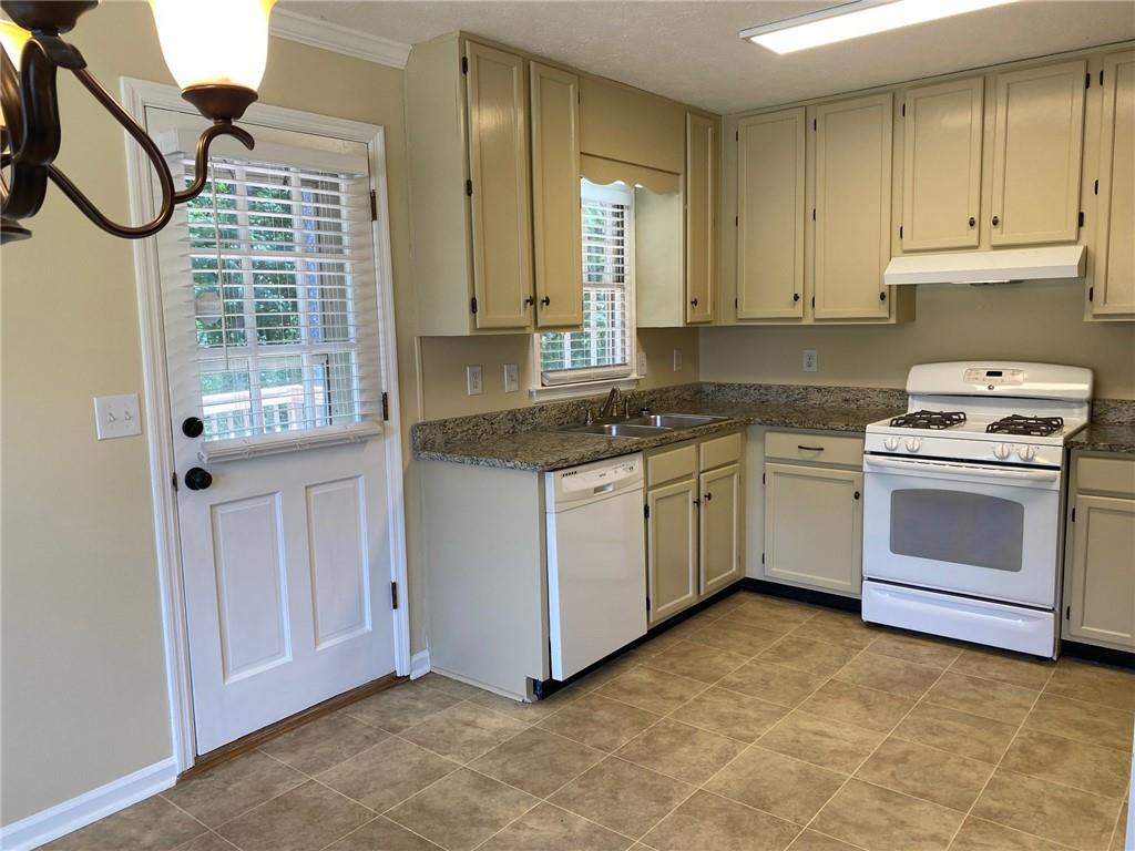 440 Nickajack Road Southwest Mableton, GA 30126 - Photo 7 of 33 Gallery Image 7