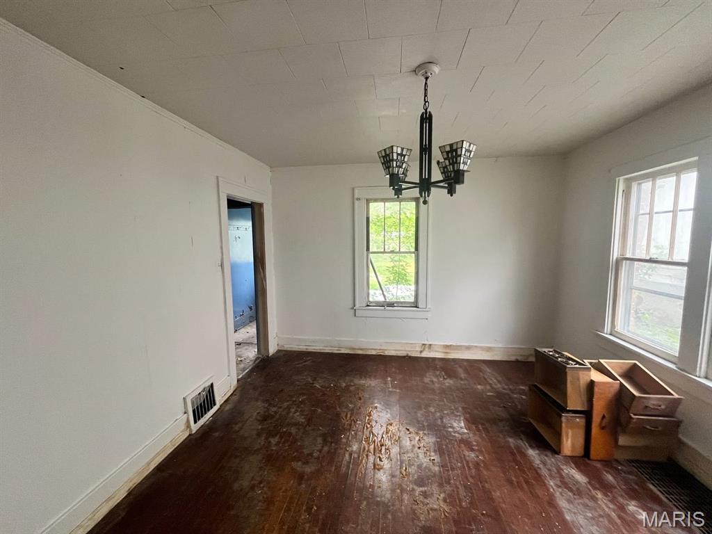 825 West Reed Street Moberly, MO 65270 - Photo 9 of 19