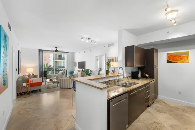 $4,300 | 550 Okeechobee Boulevard, Unit 1407, West Palm Beach, FL 33401