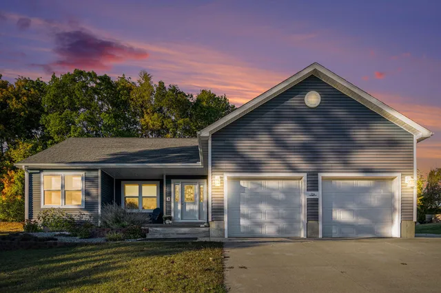 $399,000 | 704 Ottawa Court, Buchanan, MI 49107