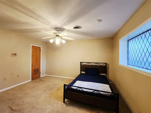 $2,150 | 1702 Ivie Lee Street, Baytown, TX 77520