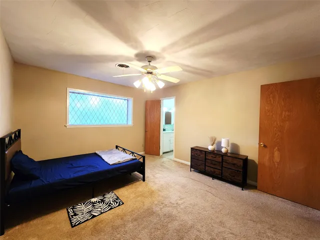 $2,150 | 1702 Ivie Lee Street, Baytown, TX 77520