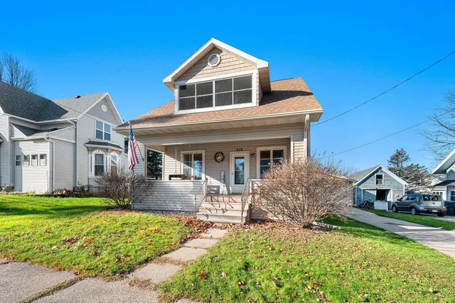 $250,000 | 313 South Mill Street, Hortonville, WI 54944