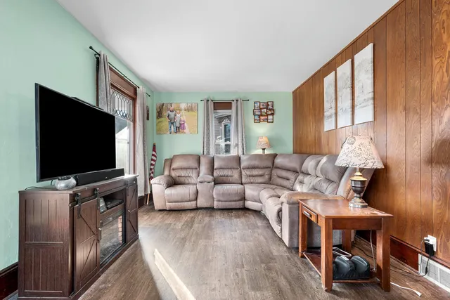 $250,000 | 313 South Mill Street, Hortonville, WI 54944