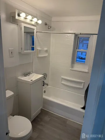 $2,000 | 37 B Garfield Park, Edison, NJ 08837