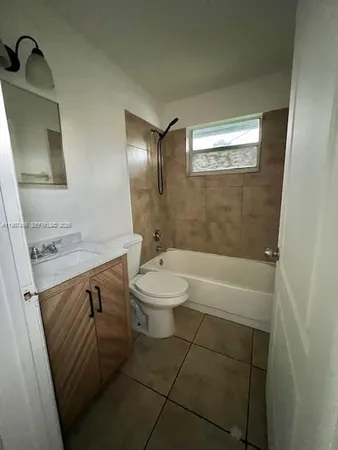 $2,600 | 2746 Johnson Street, Unit W, Hollywood, FL 33020