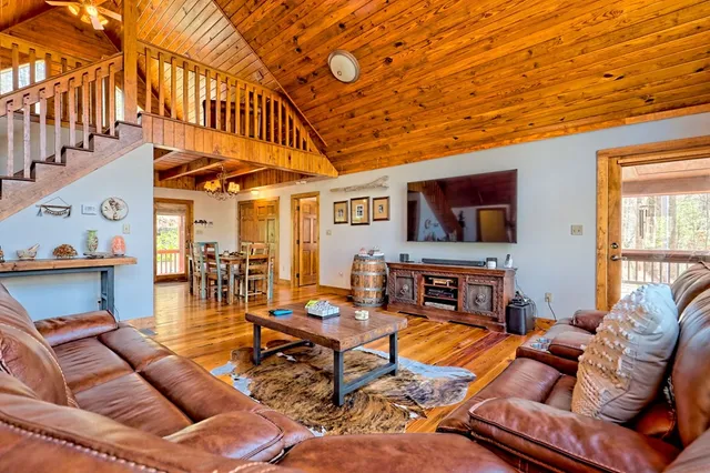 a view of an entryway