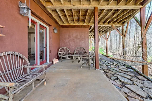 $639,900 | 575 Carolina Springs Lane, Franklin, NC 28734