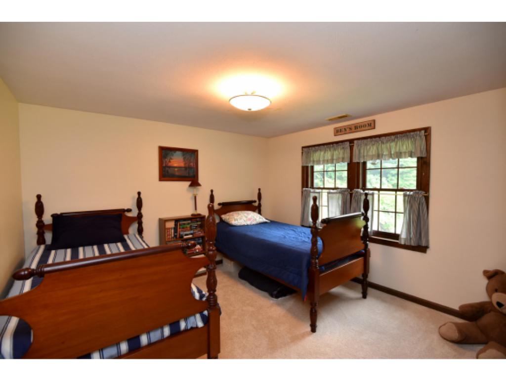 30 Boston Post Road Amherst, NH 03031 - Photo 23 of 35